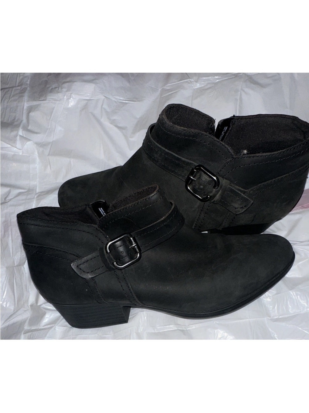 Clarks Women’s Black Suede Ankle Bootie Zip Buckle Comfort Round Toe US 10